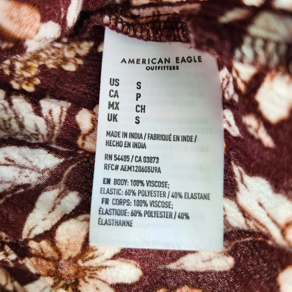 American Eagle Ruched Flutter Hem Off / On Shoulder Flowy Puff Sleeve Floral Top - Picture 8 of 9